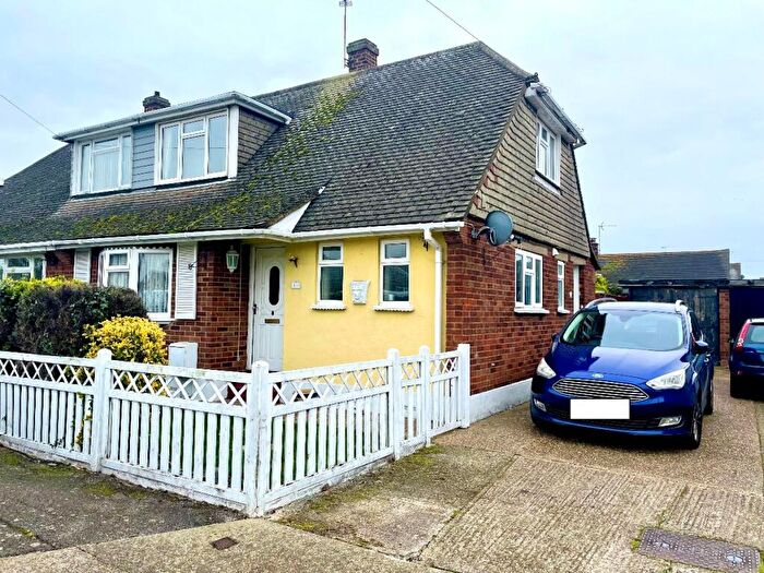 3 Bedroom Semi-Detached House For Sale In Haven Close, Canvey Island, SS8