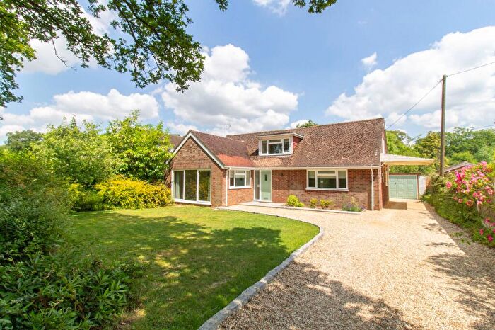 4 Bedroom Detached Bungalow To Rent In Wedmans Lane, Rotherwick, RG27