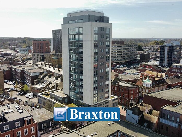 Studio To Rent In Queen Street, Maidenhead, Berkshire, SL6