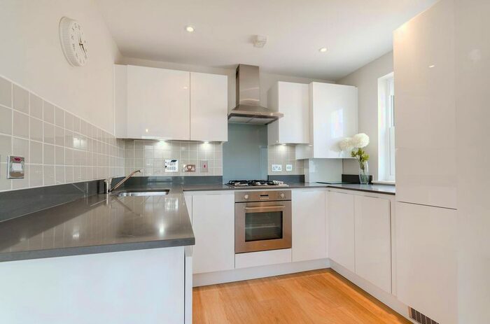 1 Bedroom Flat To Rent In Kingston Road, New Malden, KT3