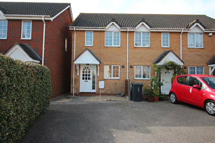 2 Bedroom Semi-Detached House To Rent In Honeysuckle Close, Biggleswade, SG18