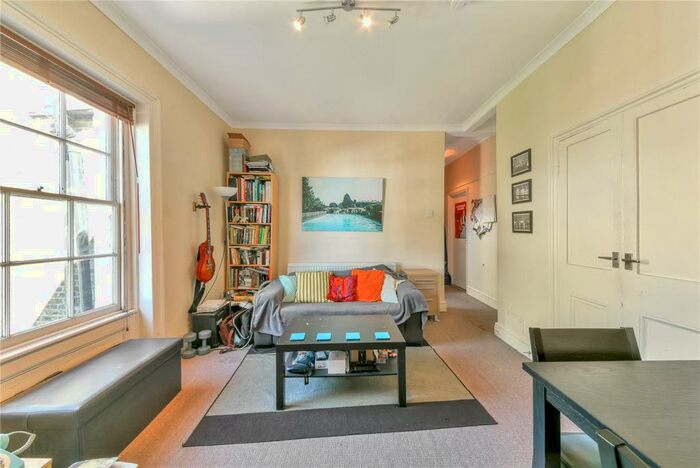 1 Bedroom Apartment To Rent In Balham Grove, London, SW12