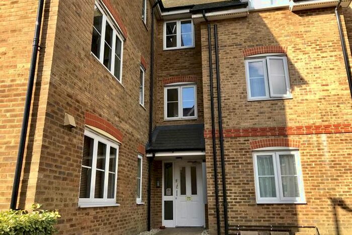 2 Bedroom Flat To Rent In Wherry Close, Margate, CT9
