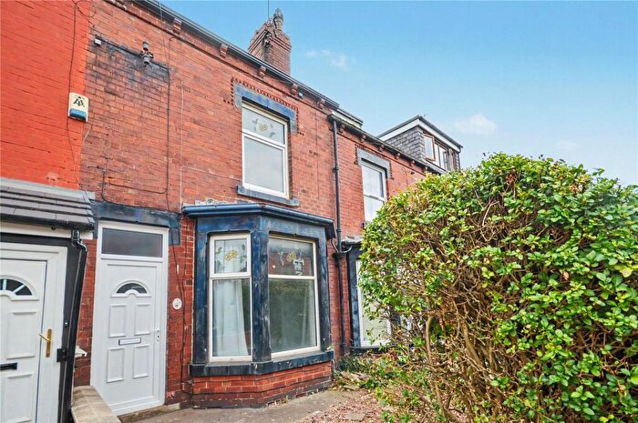 4 Bedroom Terraced House For Sale In Grovehall Drive, Leeds, West Yorkshire, LS11