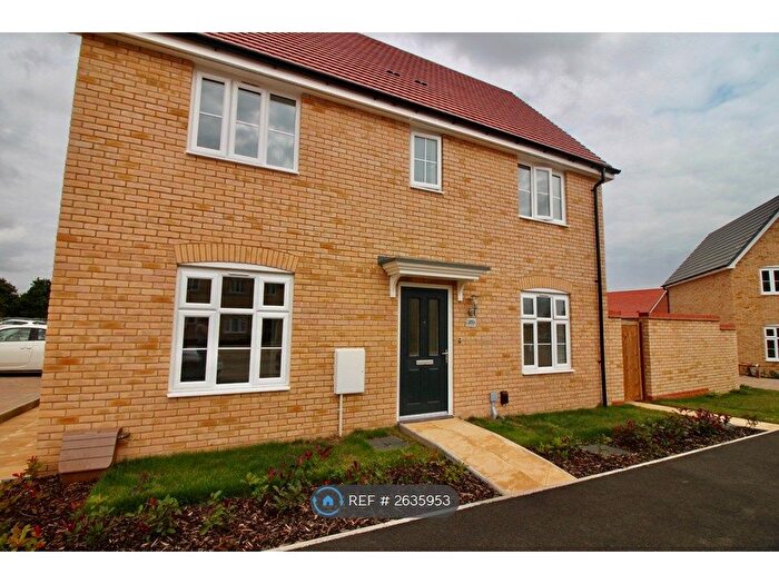3 Bedroom Semi-Detached House To Rent In Vale View Road, Sproughton, Ipswich, IP8
