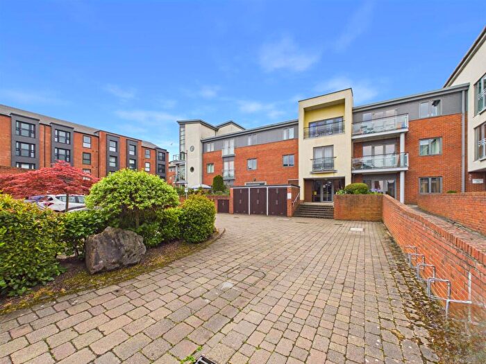 2 Bedroom Flat For Sale In Fairway Court, Fletcher Road, Gateshead, NE8