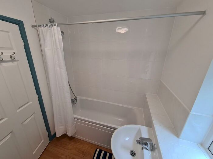 6 Bedroom House To Rent In Jarratts Road, Bristol, Bristol, BS10