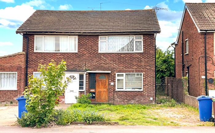 3 Bedroom Semi Detached House For Sale In Stifford Road, Aveley, South Ockendon, RM15