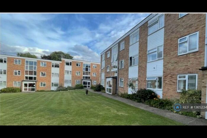 2 Bedroom Flat To Rent In Haig Court, Chelmsford, CM2