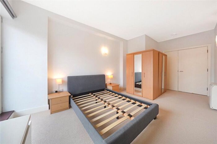 2 Bedroom Apartment To Rent In Artichoke Hill, London, E1W