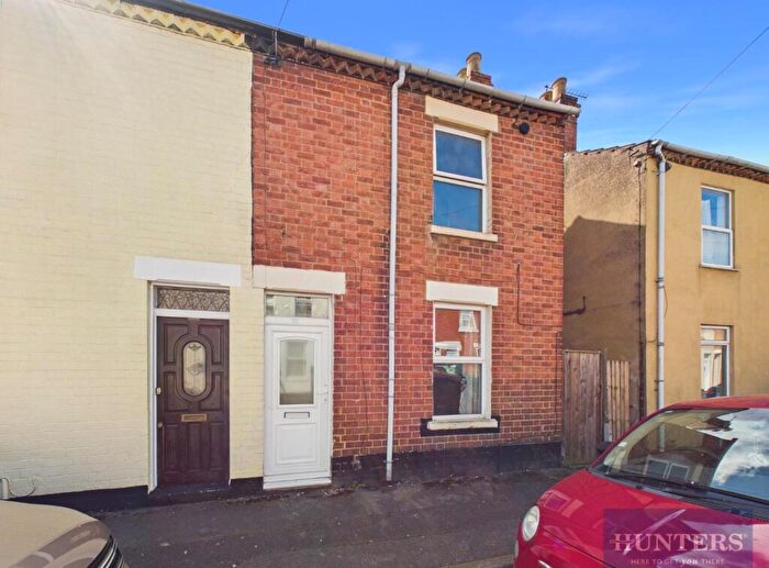 3 Bedroom Semi Detached House For Sale In Bishopstone Road, Gloucester, GL1