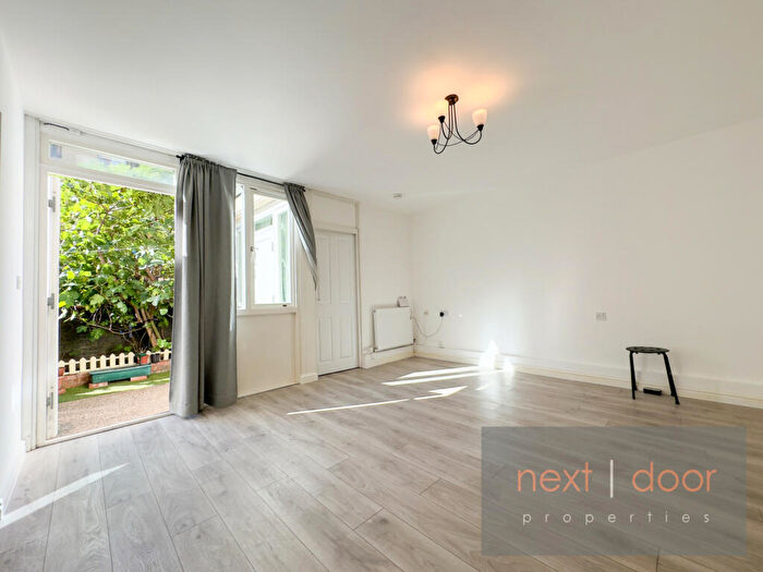 1 Bedroom Apartment To Rent In John Ruskin Street, Oval-Camberwell, SE5