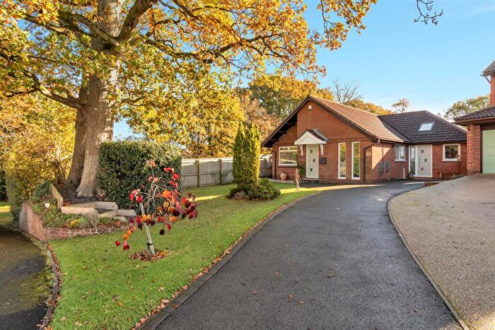 3 Bedroom Detached House For Sale In Ferndale Close, Honiton, EX14