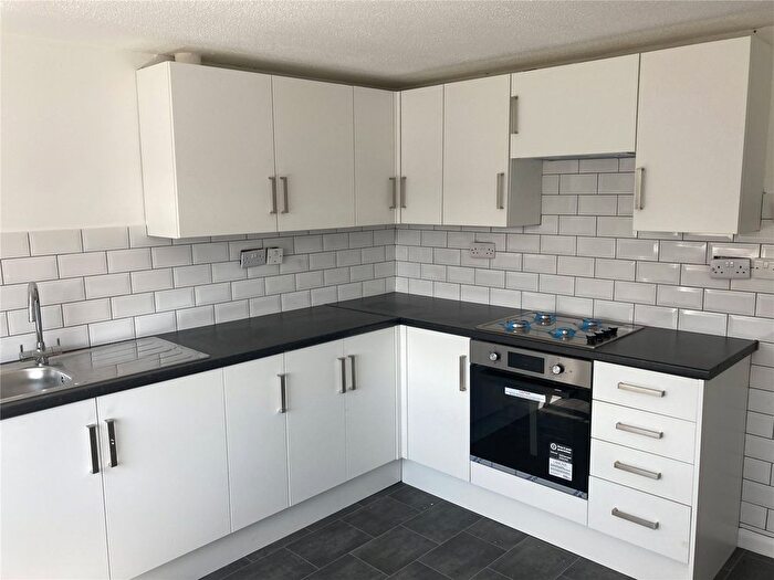 2 Bedroom Flat To Rent In Southend Road, Stanford-Le-Hope, SS17