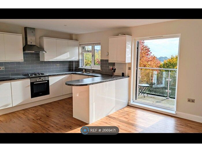 2 Bedroom Flat To Rent In Windwood, Redhill, RH1