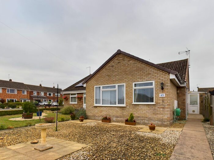 2 Bedroom Semi-Detached Bungalow To Rent In Churchill Grove, Newtown, Tewkesbury, GL20
