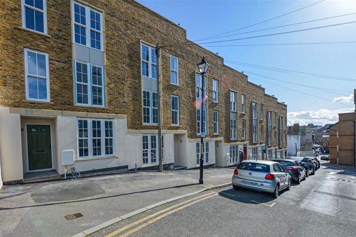 4 Bedroom Town House For Sale In Fort Road, Margate, CT9