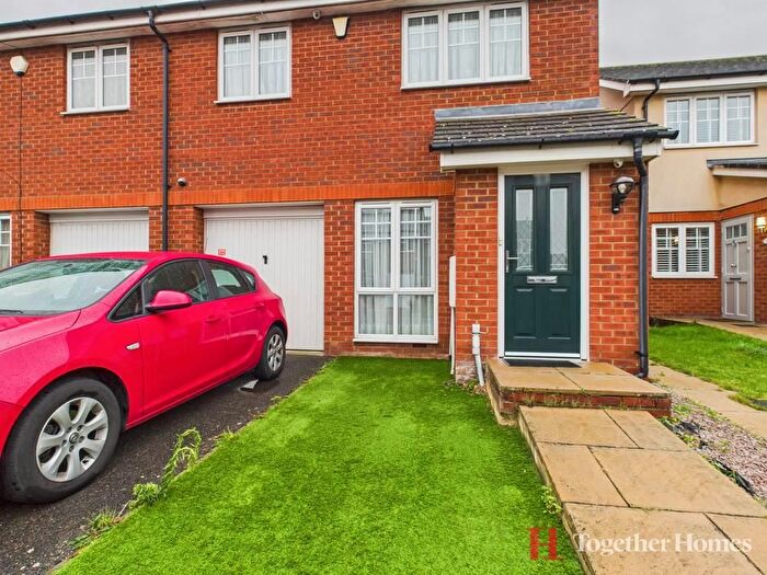 3 Bedroom Property For Sale In Coltishall Road, Hornchurch, RM12