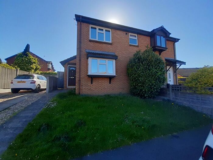 1 Bedroom End Terrace House For Sale In Manor Farm Road, Crigglestone, Wakefield, WF4