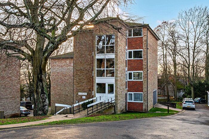 3 Bedroom Flat For Sale In Northlands Drive, Farringdon Court Northlands Drive, SO23
