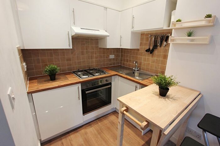 1 Bedroom Flat To Rent In Bryson Road, Edinburgh, EH11