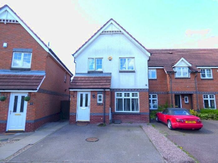 3 Bedroom Semi-Detached House To Rent In Conolly Drive, B45