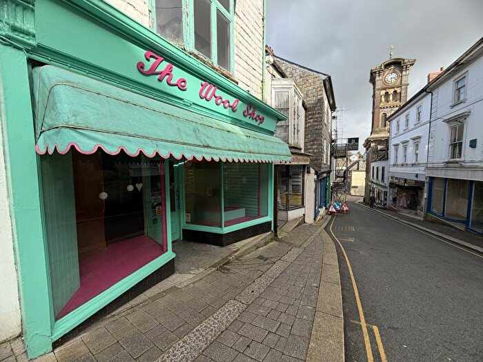 Terraced House For Sale In Shop, Pike Street, Liskeard, Cornwall, PL14