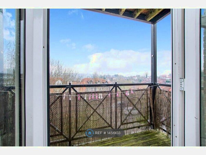 2 Bedroom Flat To Rent In Harris Place, Tovil, Maidstone, ME15