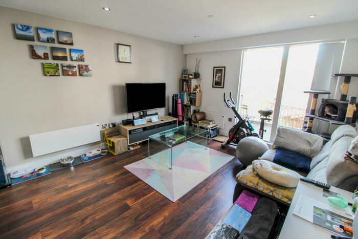 2 Bedroom Flat To Rent In One Cambridge Street, M1