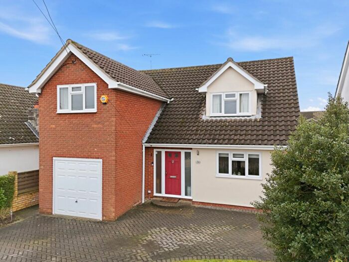 4 Bedroom Detached House For Sale In Peartree Lane, Doddinghurst, CM15