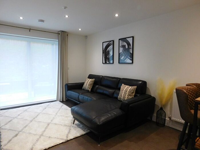 2 Bedroom Flat To Rent In King's Gate, West End, Aberdeen, AB15