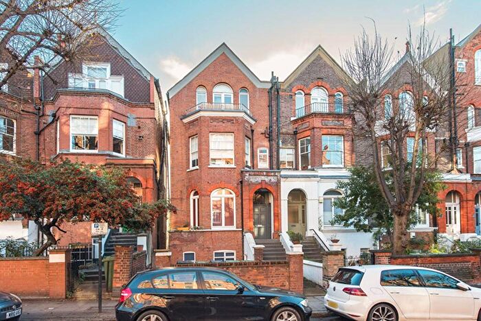 1 Bedroom Flat For Sale In Canfield Gardens, South Hampstead, London, NW6