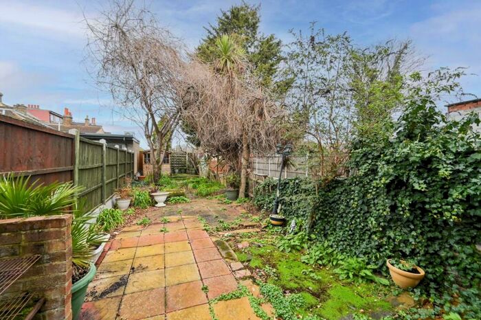 3 Bedroom Flat To Rent In Capworth Street, London, , Leyton, London, E10