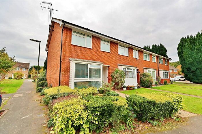 3 Bedroom End Terrace House For Sale In Bishops Wood, Goldsworth Park, Woking, Surrey, GU21