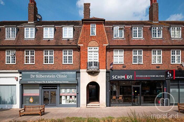 2 Bedroom Flat For Sale In The Market Place, Falloden Way, London, NW11