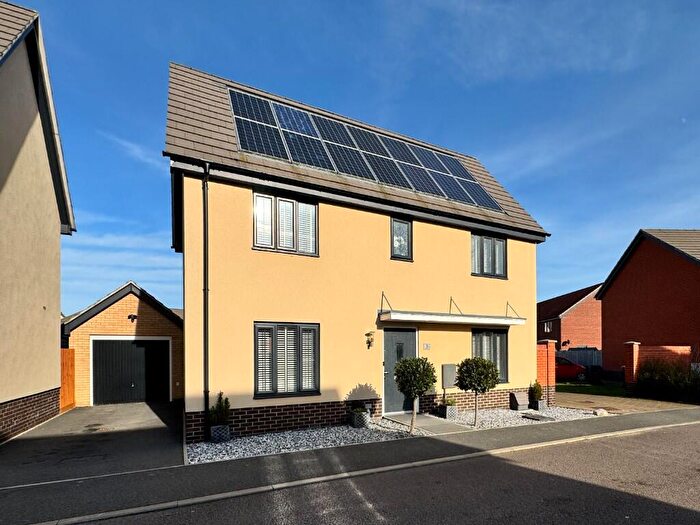 3 Bedroom Detached House For Sale In Magpie Place, Wymondham, Norfolk, NR18