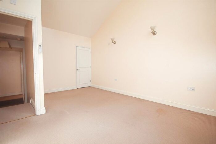 2 Bedroom Flat To Rent In Lime Grove, Rushden, NN10