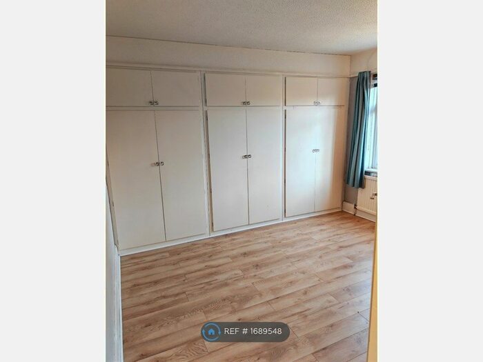 3 Bedroom Semi-Detached House To Rent In Kenmore, Brentwood, CM14