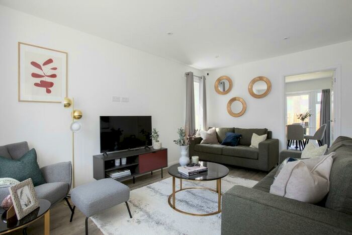 3 Bedroom House To Rent In Bridle Crescent, Braintree, CM7