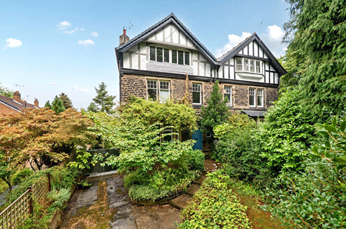 6 Bedroom Semi-Detached House For Sale In Shire Oak Road, Headingley, Leeds, LS6
