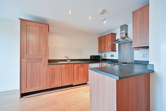 2 Bedroom Flat To Rent In Watford, Watford, WD18