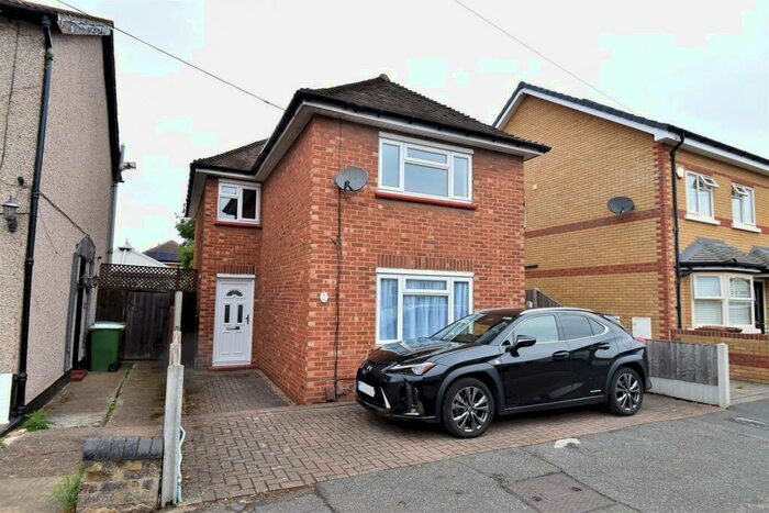 3 Bedroom Detached House To Rent In Sandford Road, Bexleyheath, DA7