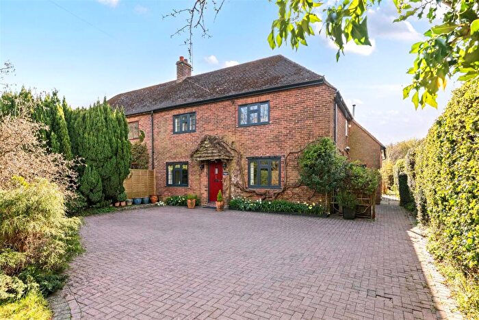 3 Bedroom Semi-Detached House For Sale In Wigginton, Tring, HP23