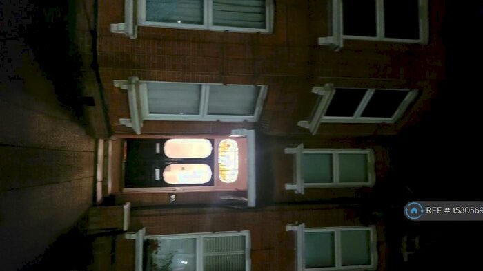 Studio To Rent In London, London, NW2