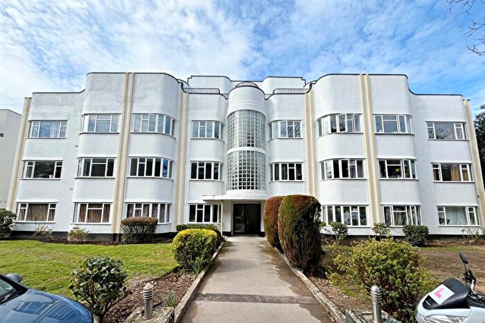 3 Bedroom Flat To Rent In Bournemouth, BH1