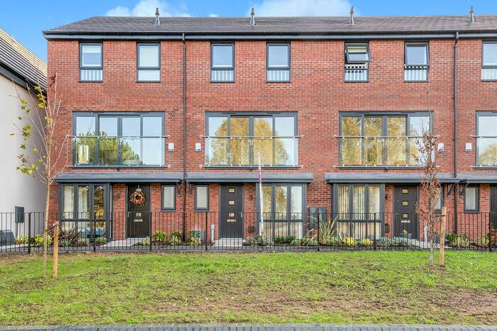 4 Bedroom Terraced House To Rent In Sparrow Close, Doncaster, DN4