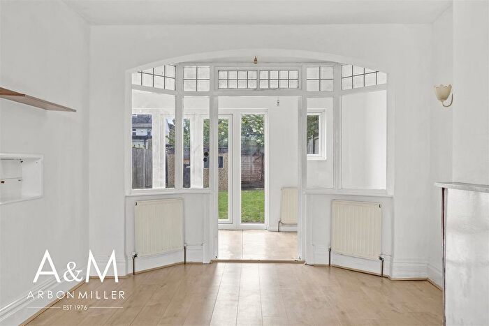 3 Bedroom Terraced House For Sale In Stradbroke Grove, Clayhall, IG5