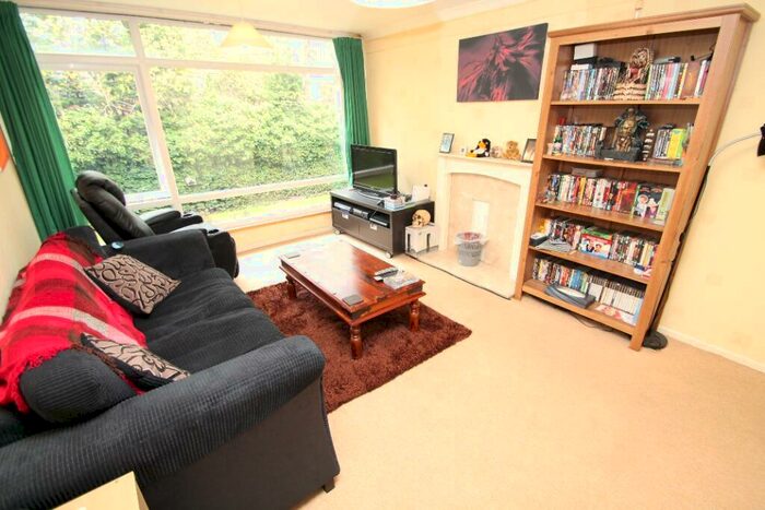 1 Bedroom Flat To Rent In Moss Manor, The Avenue, Sale, M33