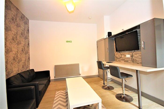 5 Bedroom Terraced House To Rent In Eldon Street, Preston, Lancashire, PR1