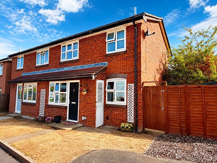 1 Bedroom End Of Terrace House For Sale In Windermere Close, Egham, Surrey, TW20